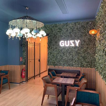 Hotel Guzy Lier Bagian luar foto