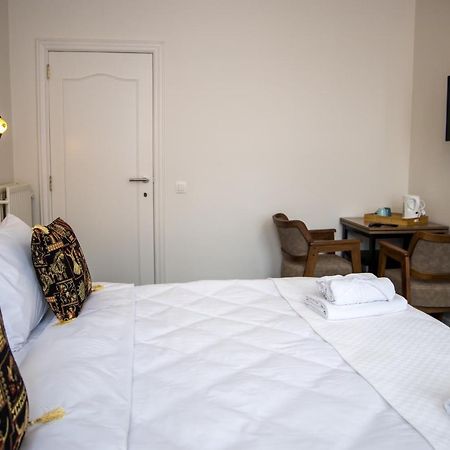Hotel Guzy Lier Bagian luar foto