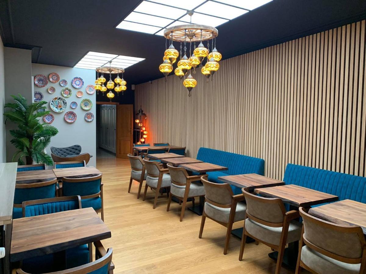 Hotel Guzy Lier Bagian luar foto