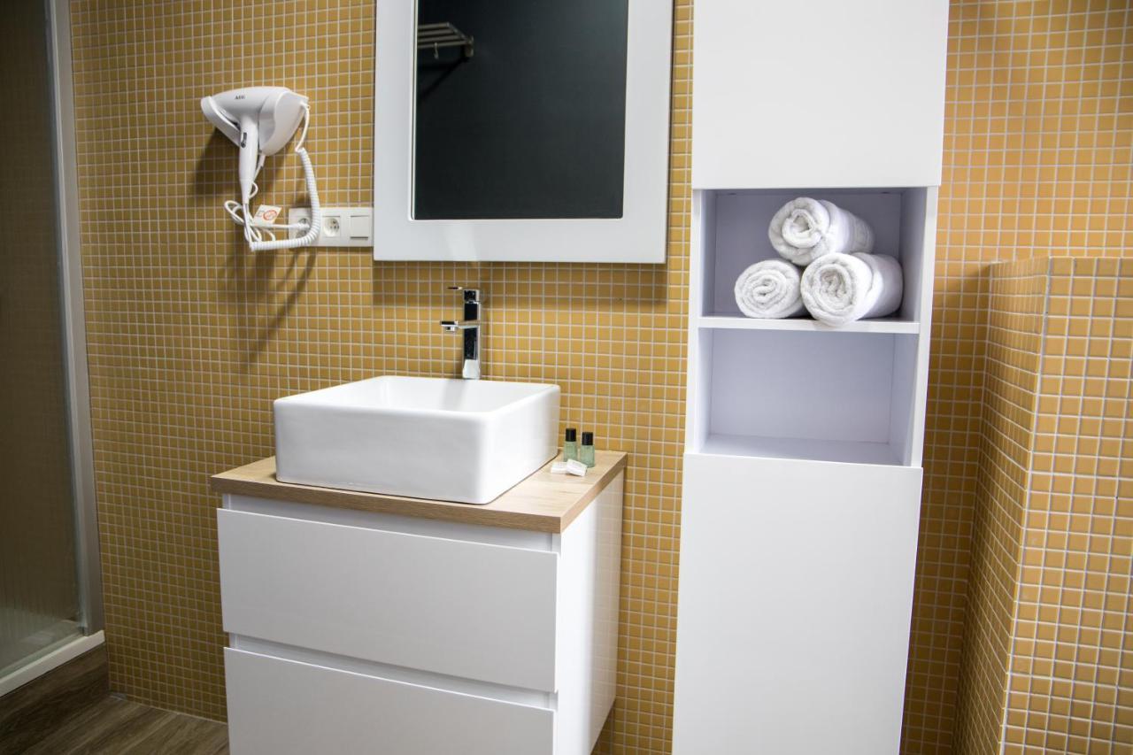 Hotel Guzy Lier Bagian luar foto
