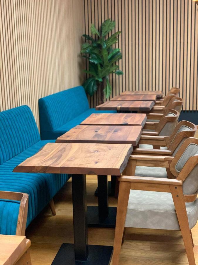 Hotel Guzy Lier Bagian luar foto