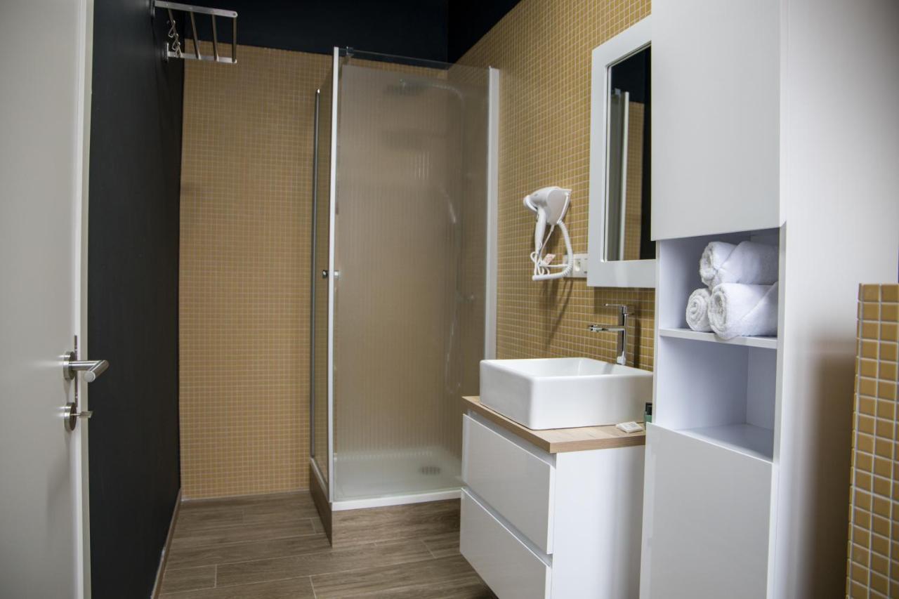 Hotel Guzy Lier Bagian luar foto