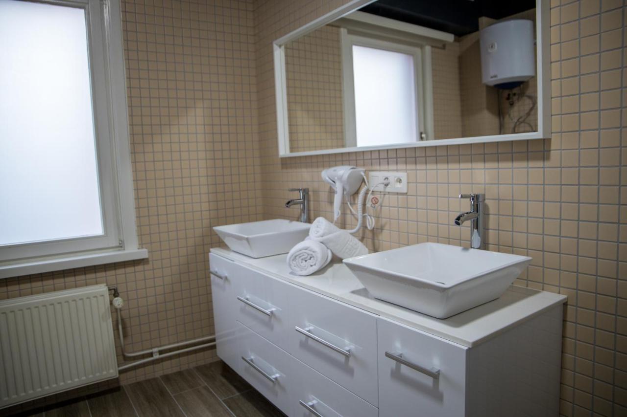 Hotel Guzy Lier Bagian luar foto