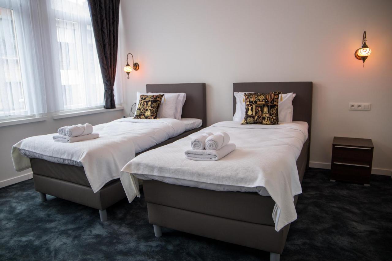 Hotel Guzy Lier Bagian luar foto